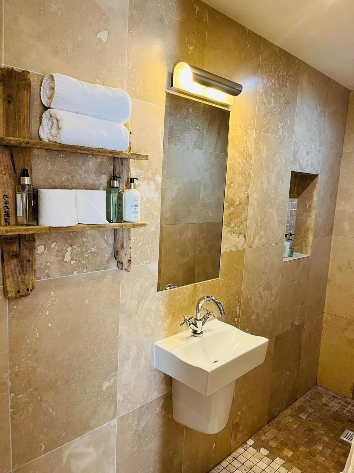 Abbotsleigh Of Whitby Bed & Breakfast Dış mekan fotoğraf